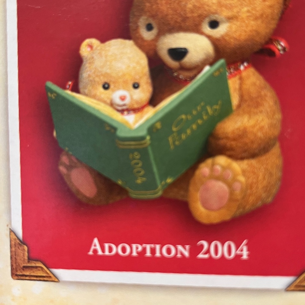 Hallmark Keepsake Ornament - Brown Bears with Green Book - Adoption 2004 - Picture 8 of 8